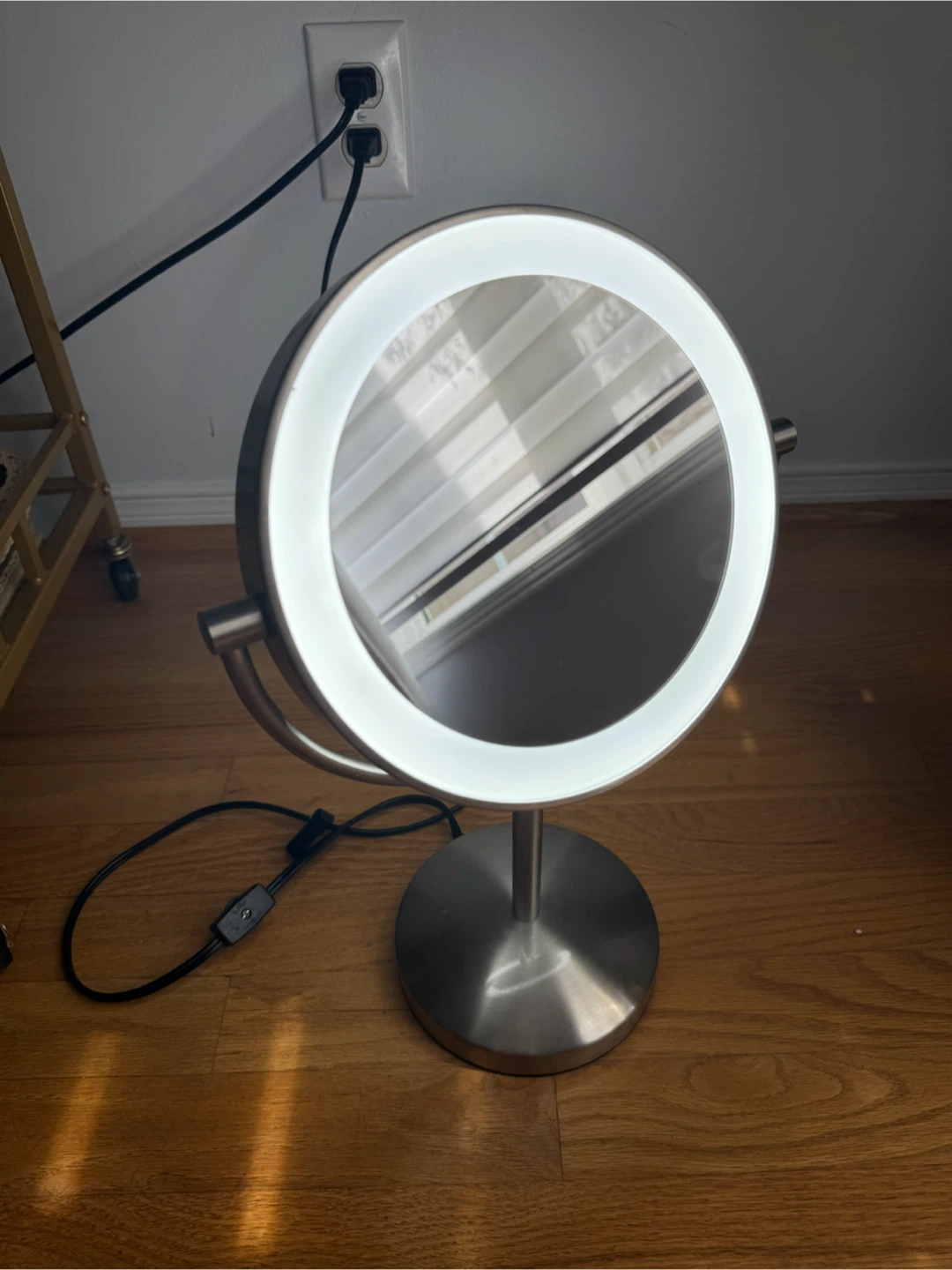 LED Vanity Mirror - photo 3