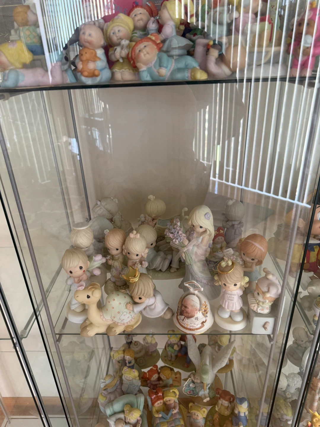 Large Collection of Precious Moments Figurines - photo 5