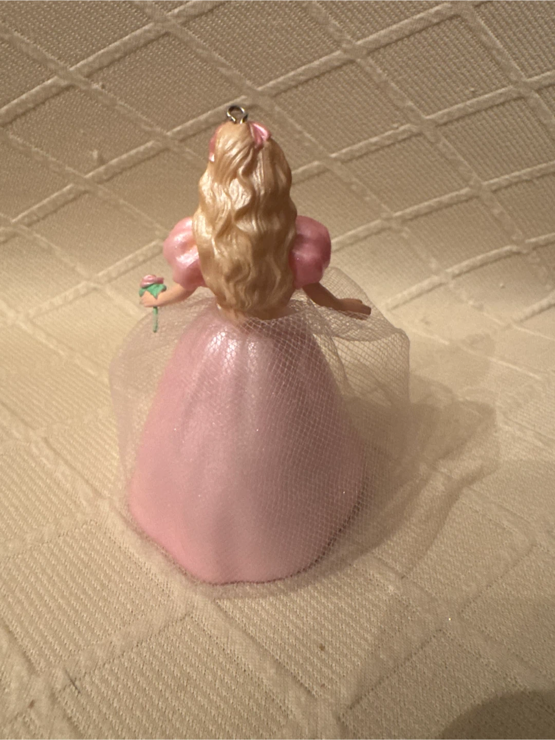 1996 Hallmark Keepsake Springtime Barbie Ornament - photo 4