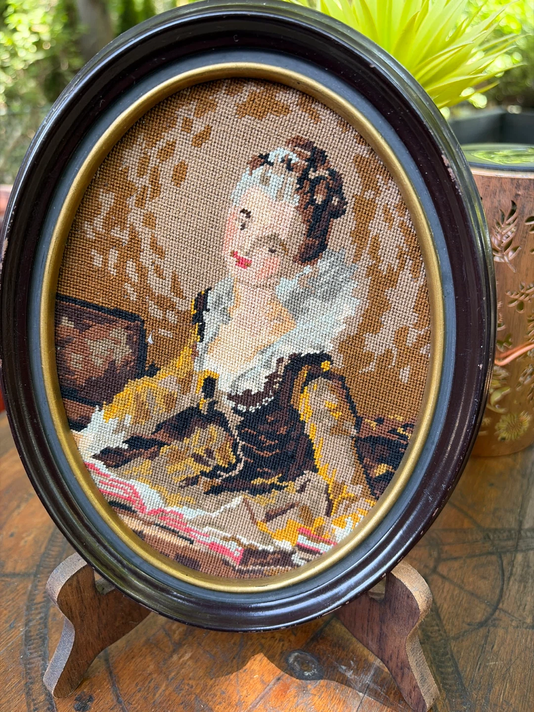Pair of Beautiful Vintage Oval Needlepoint Wall Decor - photo 2
