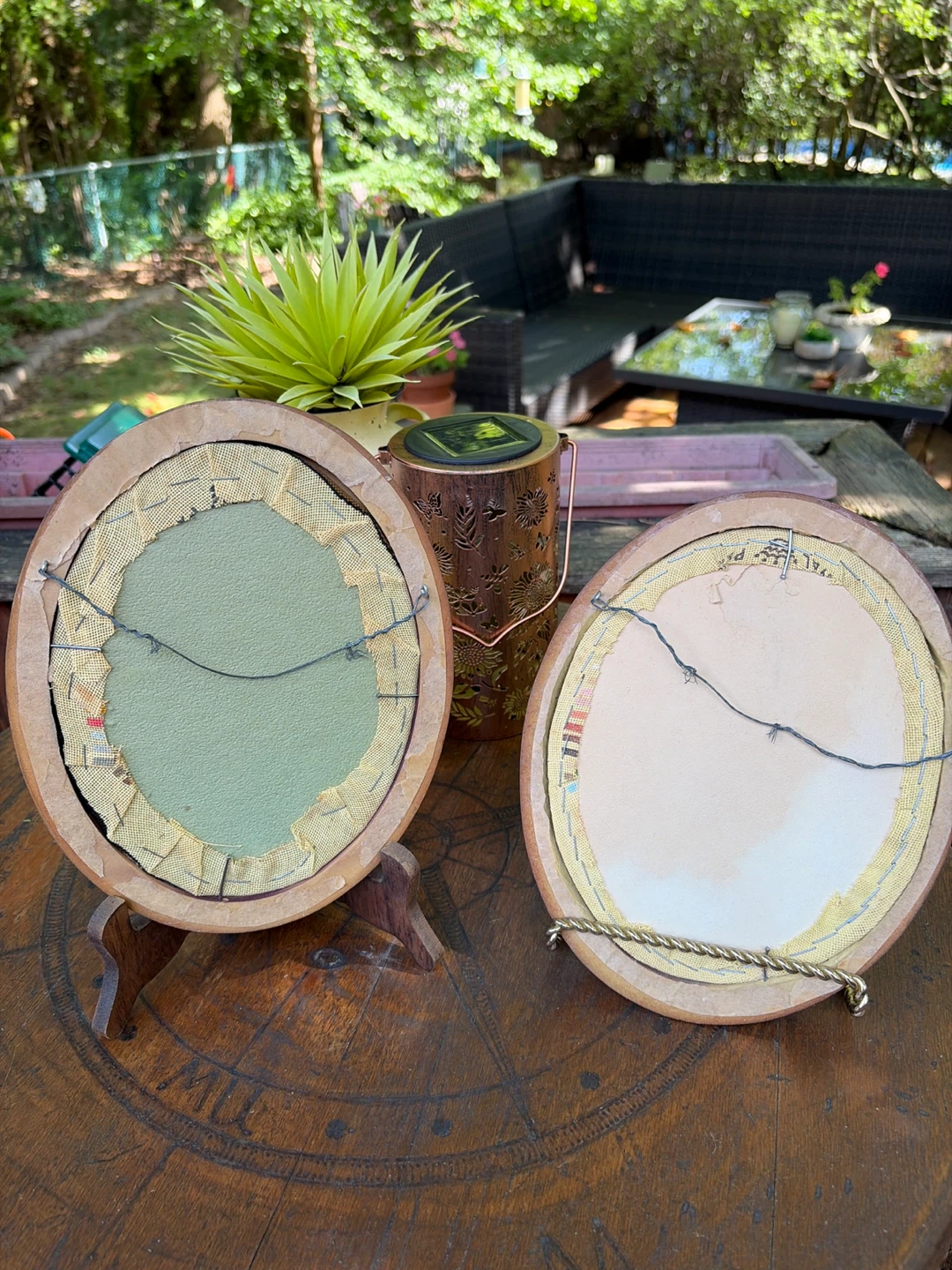Pair of Beautiful Vintage Oval Needlepoint Wall Decor - photo 4