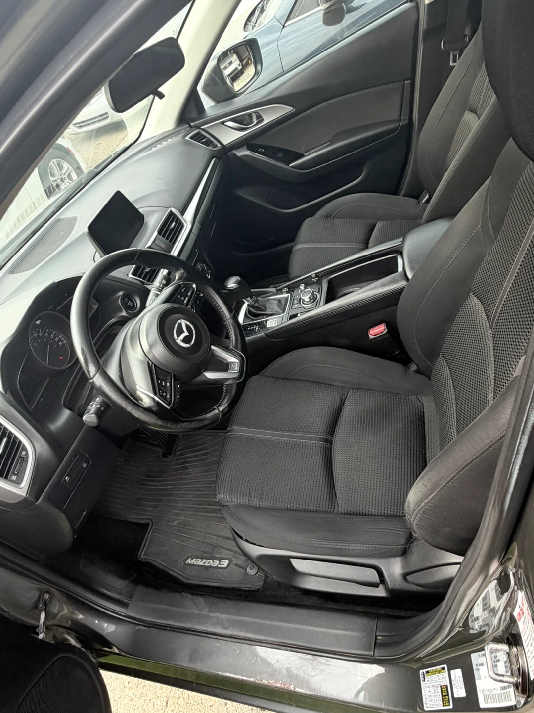 2017 mazda 3 - photo 5