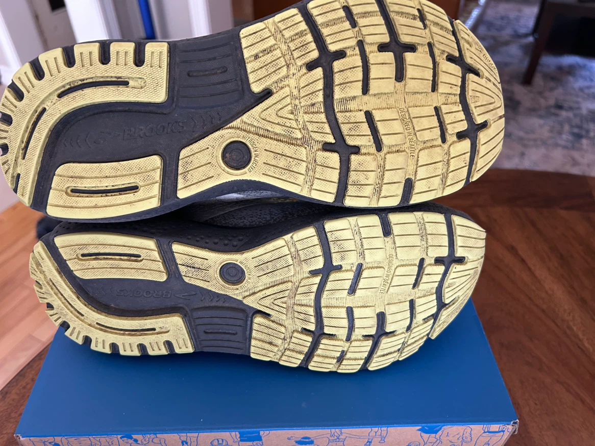 Brooks Ghost 16 Men’s Running Shoes – Size 9.5 2E - photo 3