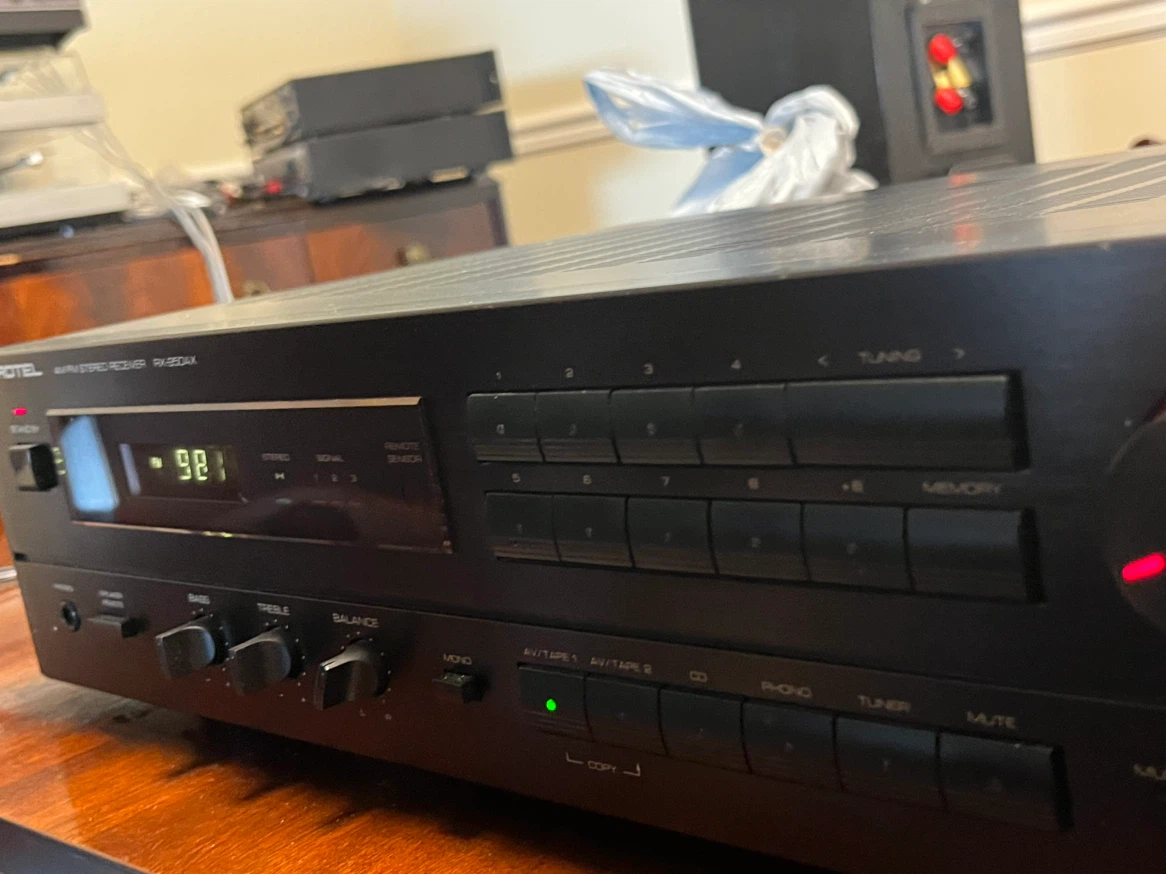 Rotel RX-950AX AM/FM Stereo Receiver - photo 4