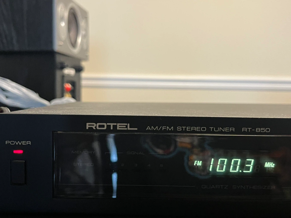 Rotel RT-850 AM/FM Stereo Tuner - photo 3