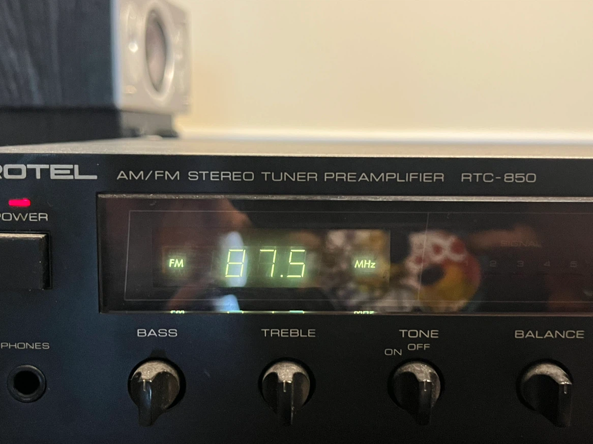 Rotel AM/FM Stereo Tuner Preamplifier RTC-850 - photo 2