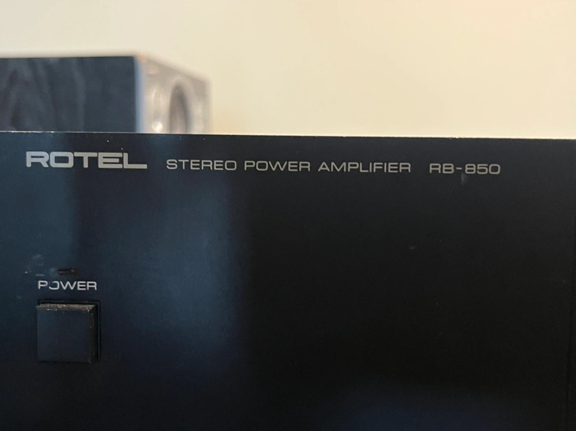 Rotel RB-850 Stereo Power Amplifier