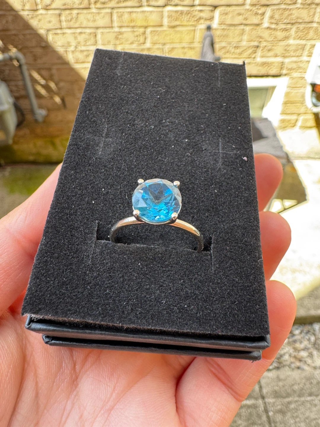 Blue topaz 10 k ring
