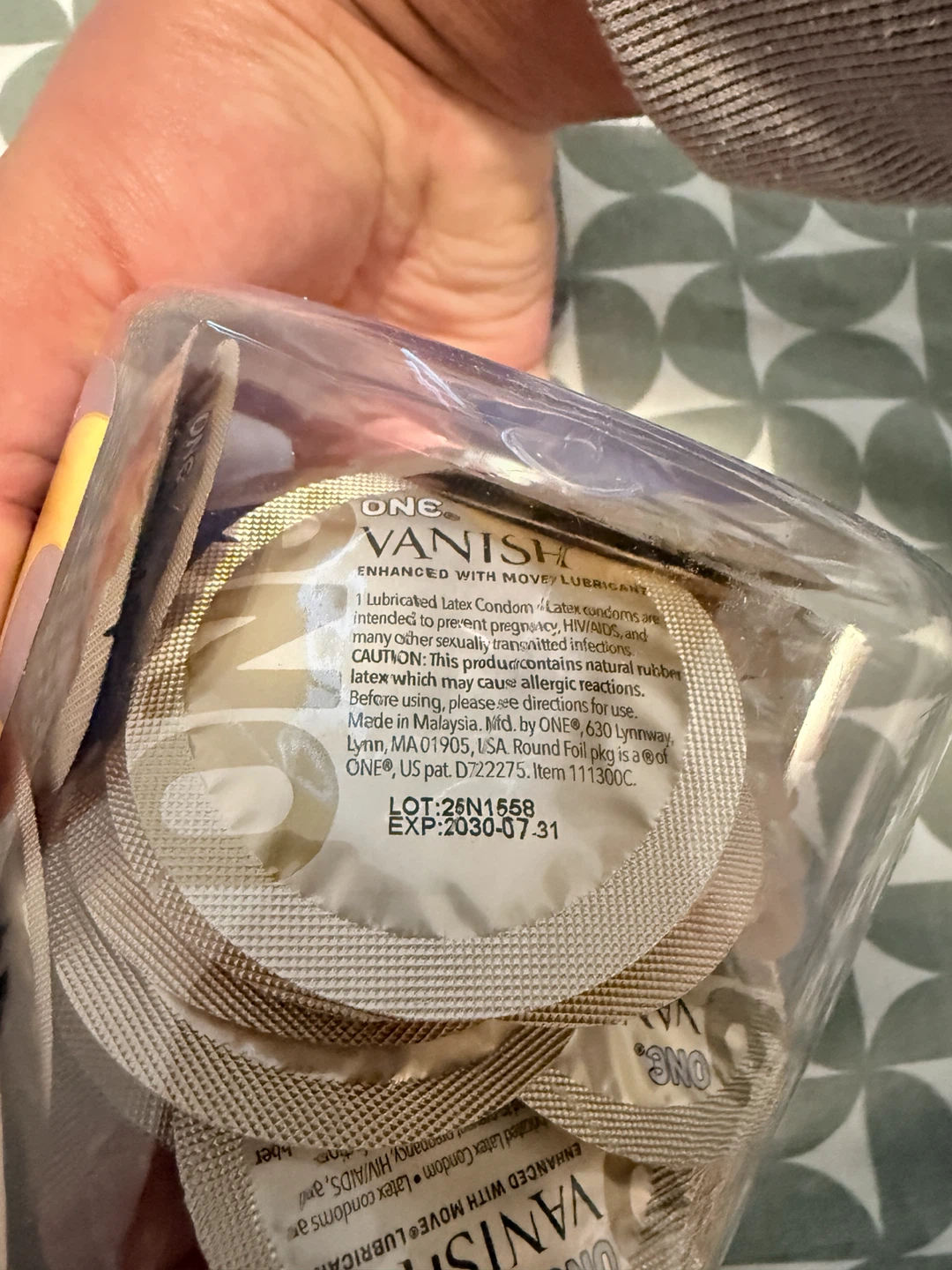 ONE Vanish Hypethin Condoms 100 Pack - photo 2