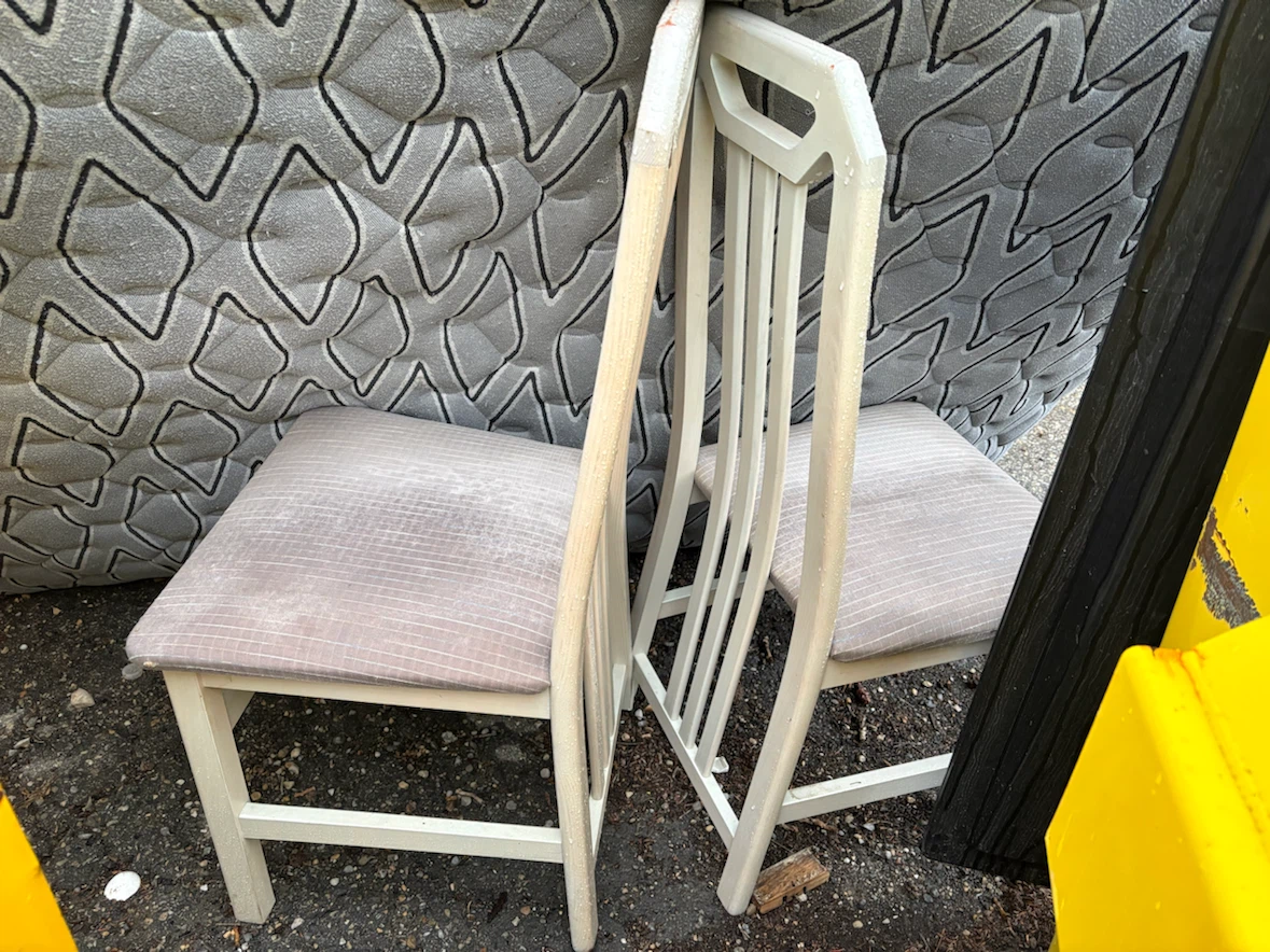 Set of two off-white dining chairs - photo 2
