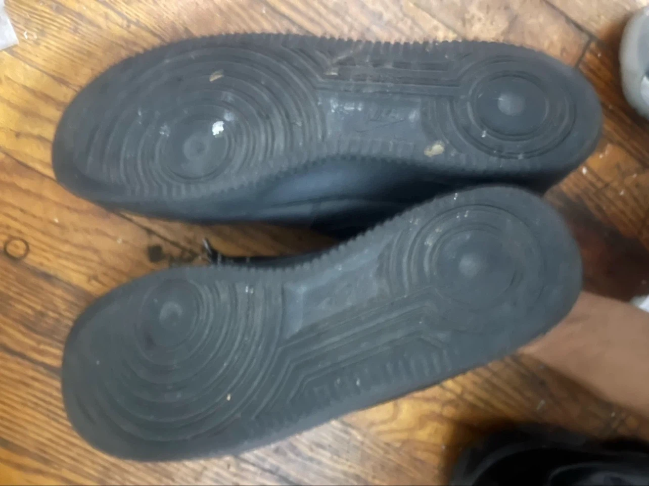 Supreme x Nike Air Force 1 Low Black - photo 2