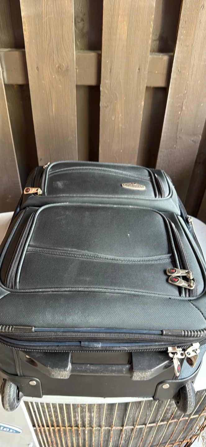 Carry on suitcase - photo 2