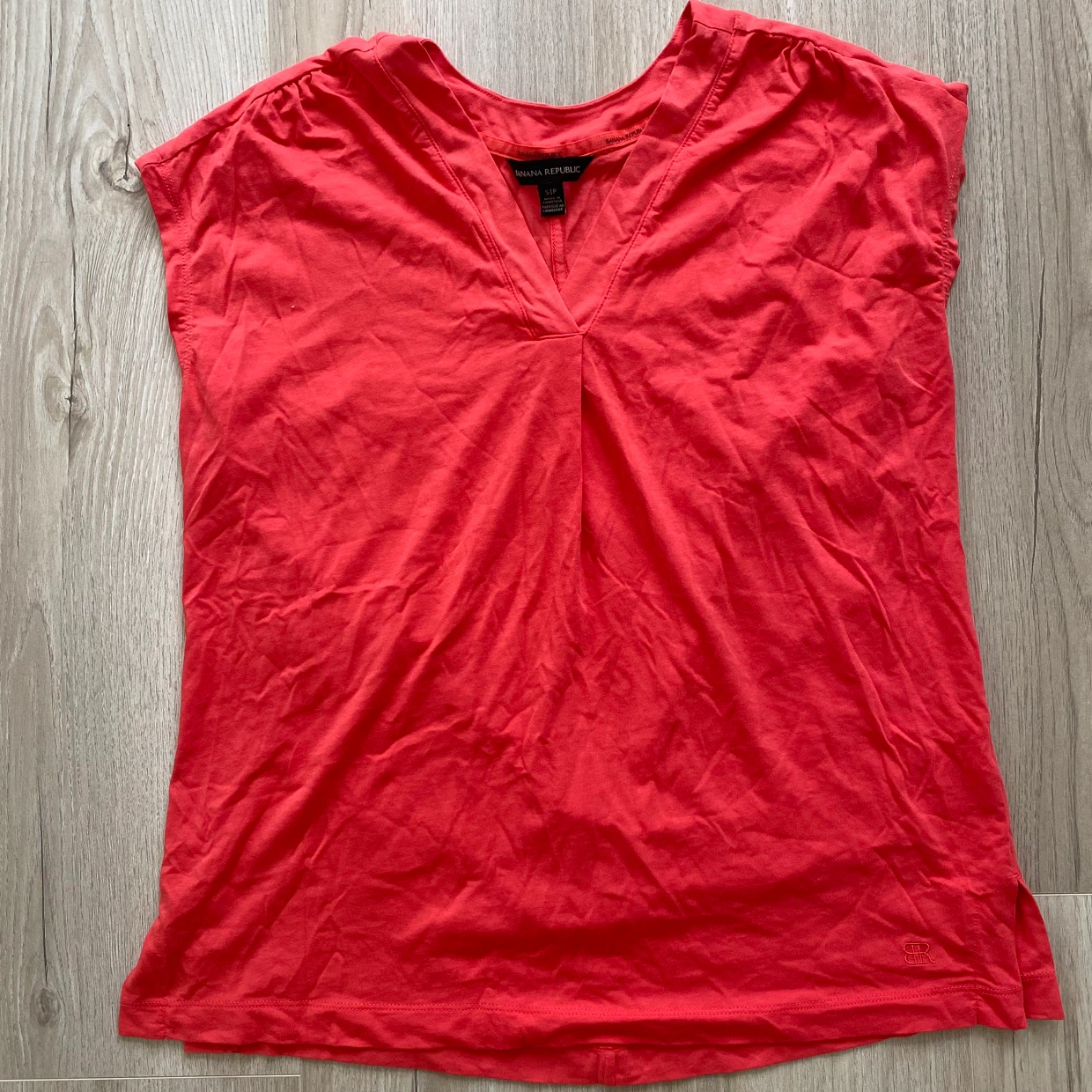 Banana Republic Coral V-Neck Top