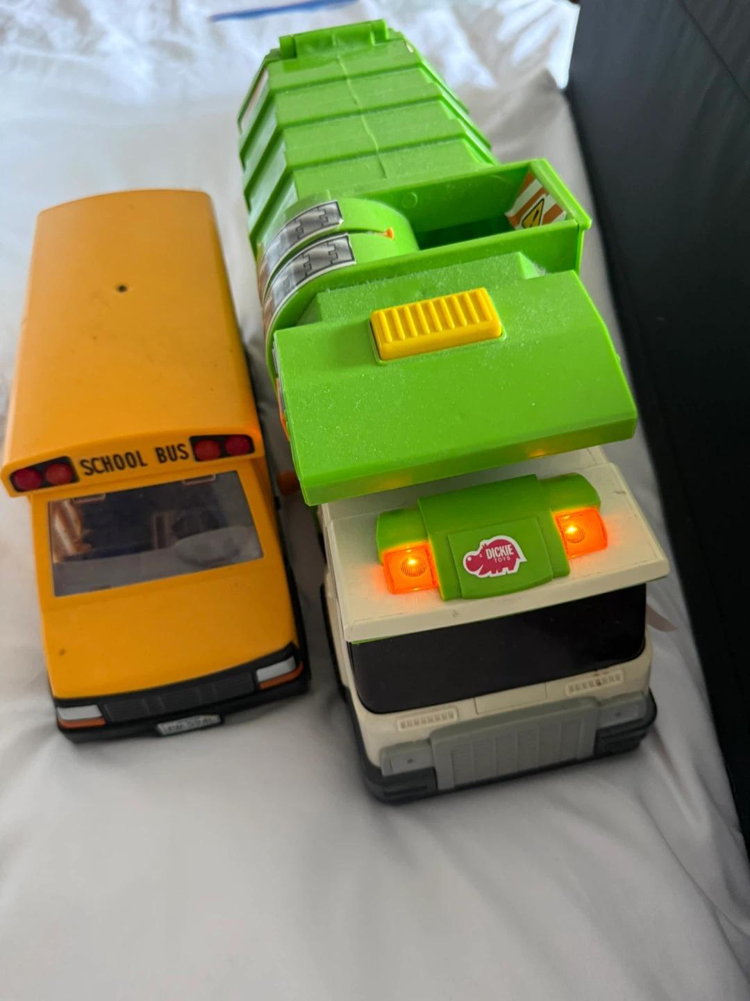 Dickie Toys Garbage Truck and School Bus