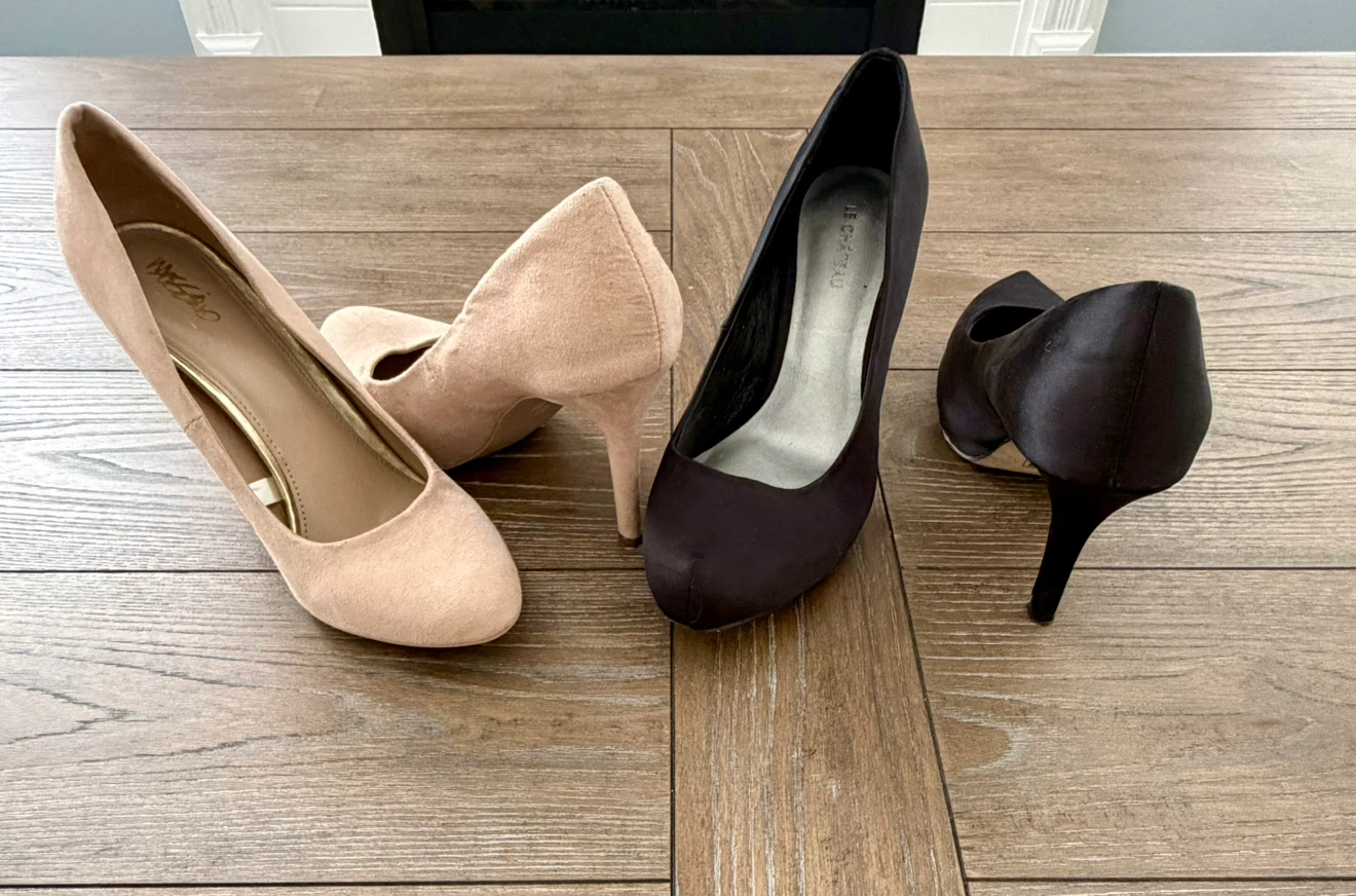 Two Pairs of Women's Heels - Mossimo and Le Château - photo 2