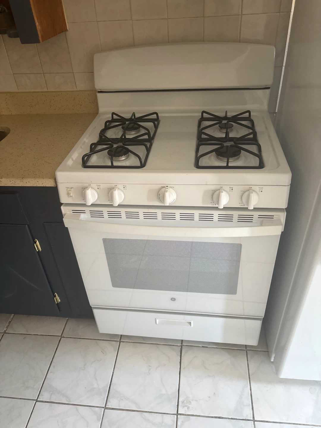 GE White Gas Range Stove