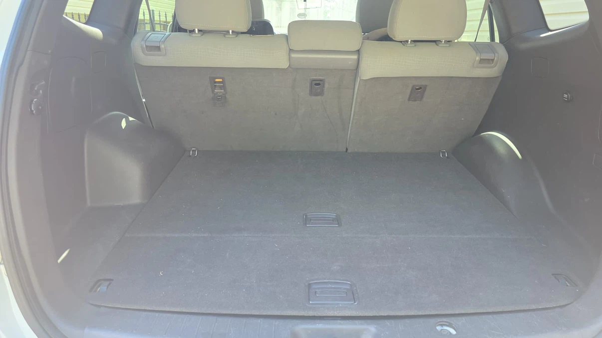Hyundai Santa Fe SUV - photo 2