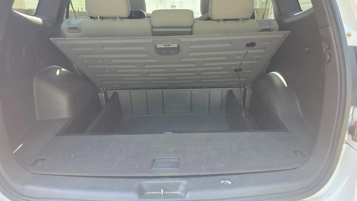 Hyundai Santa Fe SUV - photo 4