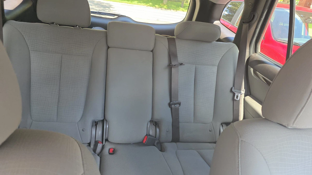 Hyundai Santa Fe SUV - photo 5