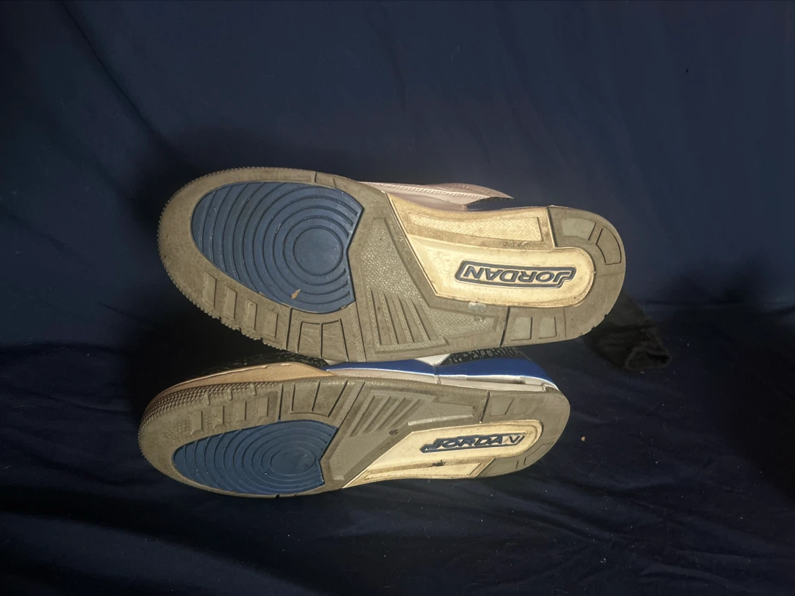 Air Jordan 3 Retro Sneakers - photo 3