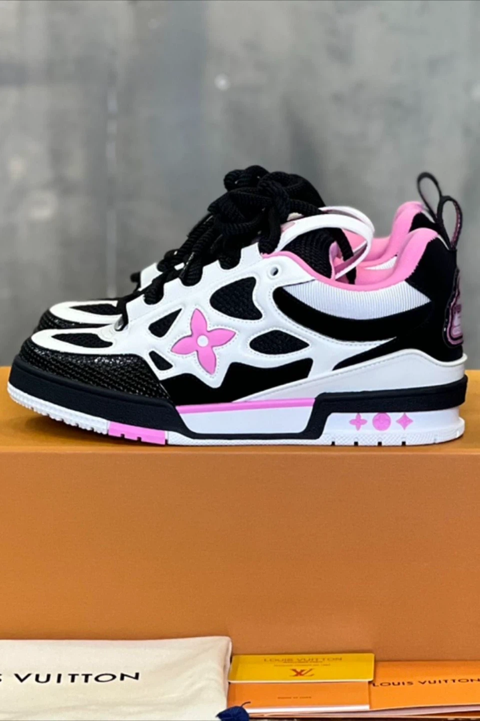Louis Vuitton Skate Sneakers Black and Pink - photo 4