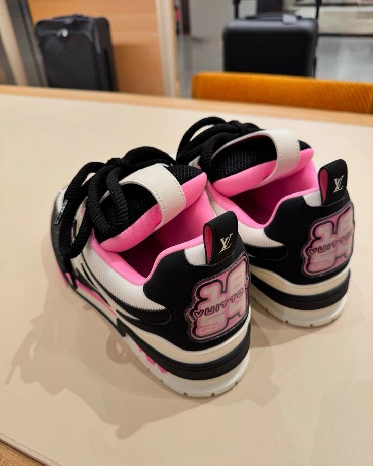 Louis Vuitton Skate Sneakers Black and Pink - photo 5