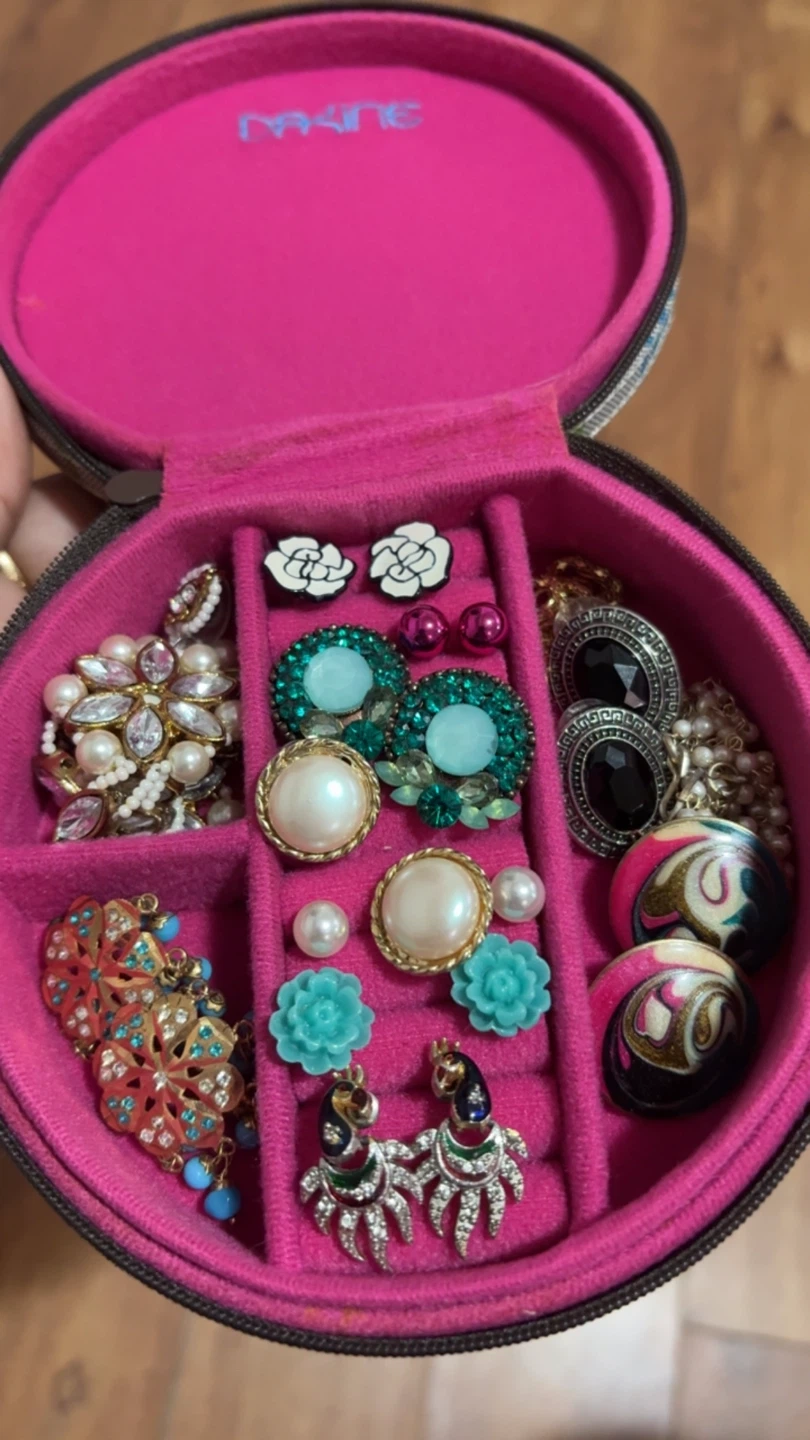 Vintage Studs and Jewellery + Dakine Jewellery Case - photo 2
