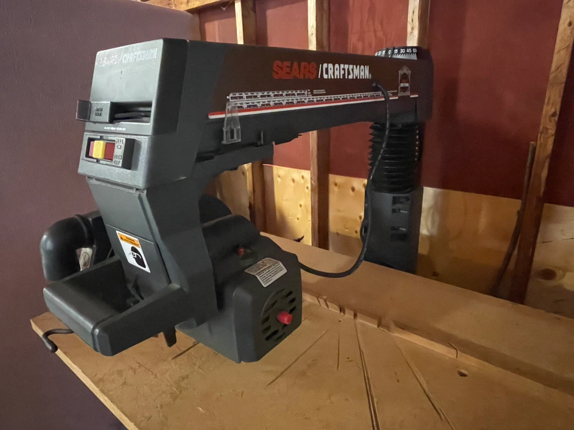 Craftsman 15 amp corded 10-inch radial arm saw - photo 3