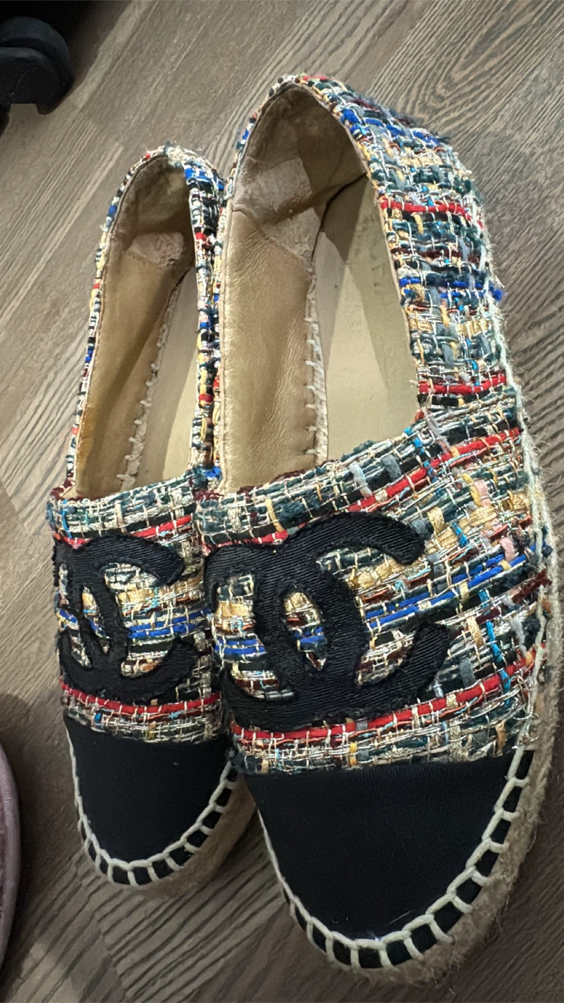 Size 7 Authentic Chanel Tweed Espadrilles - photo 2