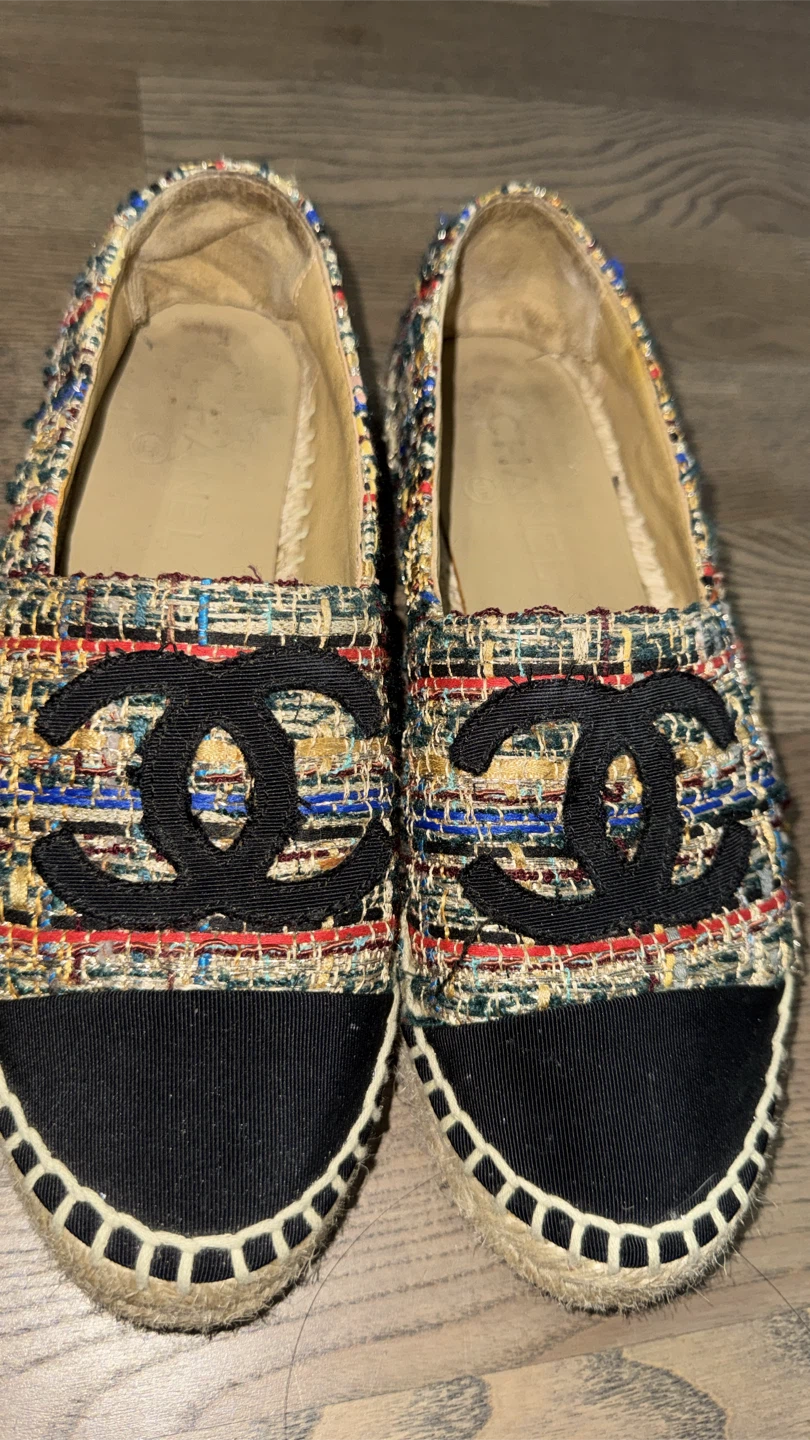Size 7 Authentic Chanel Tweed Espadrilles - photo 3