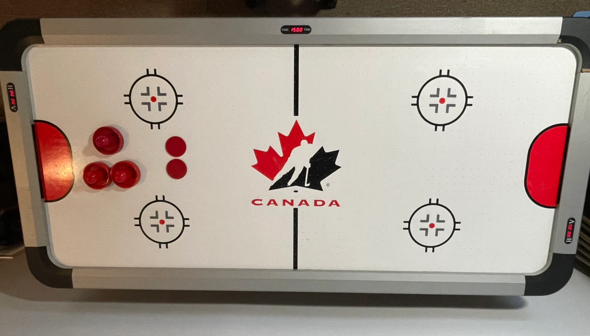 Air hockey game table with electronic scoreboard - photo 2