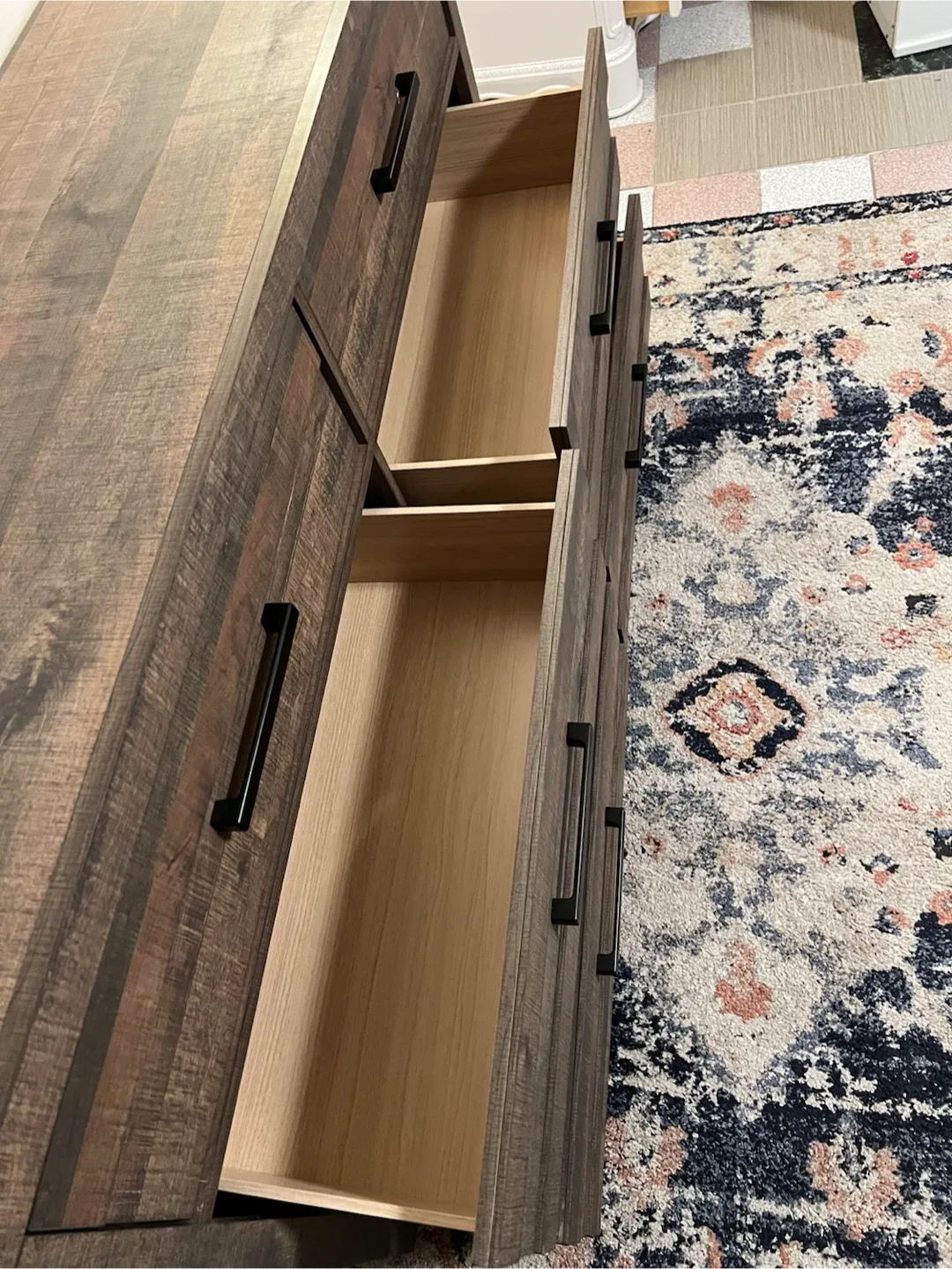 Modern Six-Drawer Dresser - Like New Cond. - Delivery Extra - photo 5