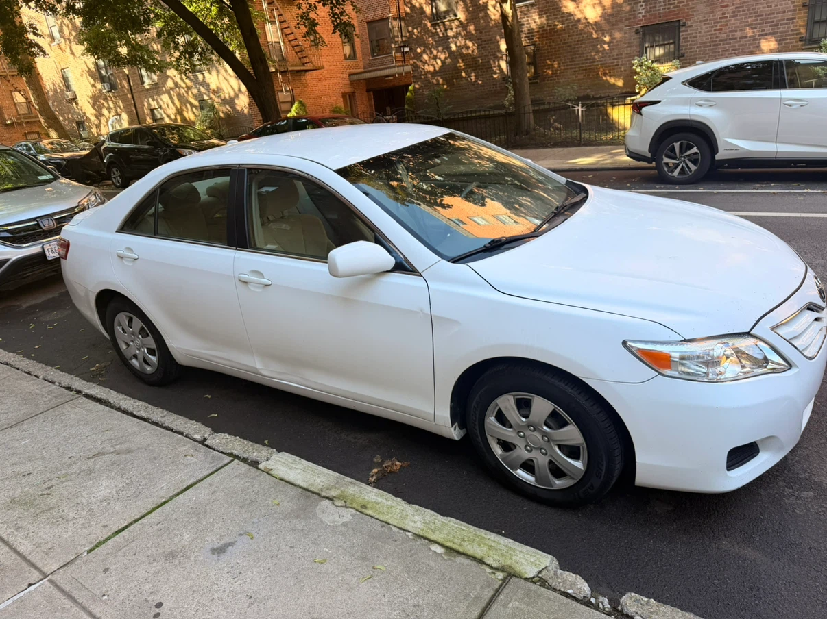 White Toyota Camry - photo 2