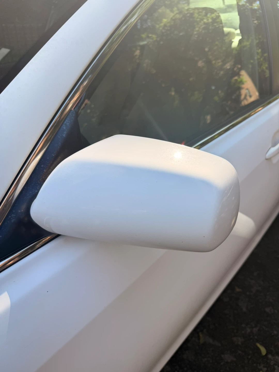 White Toyota Camry - photo 4