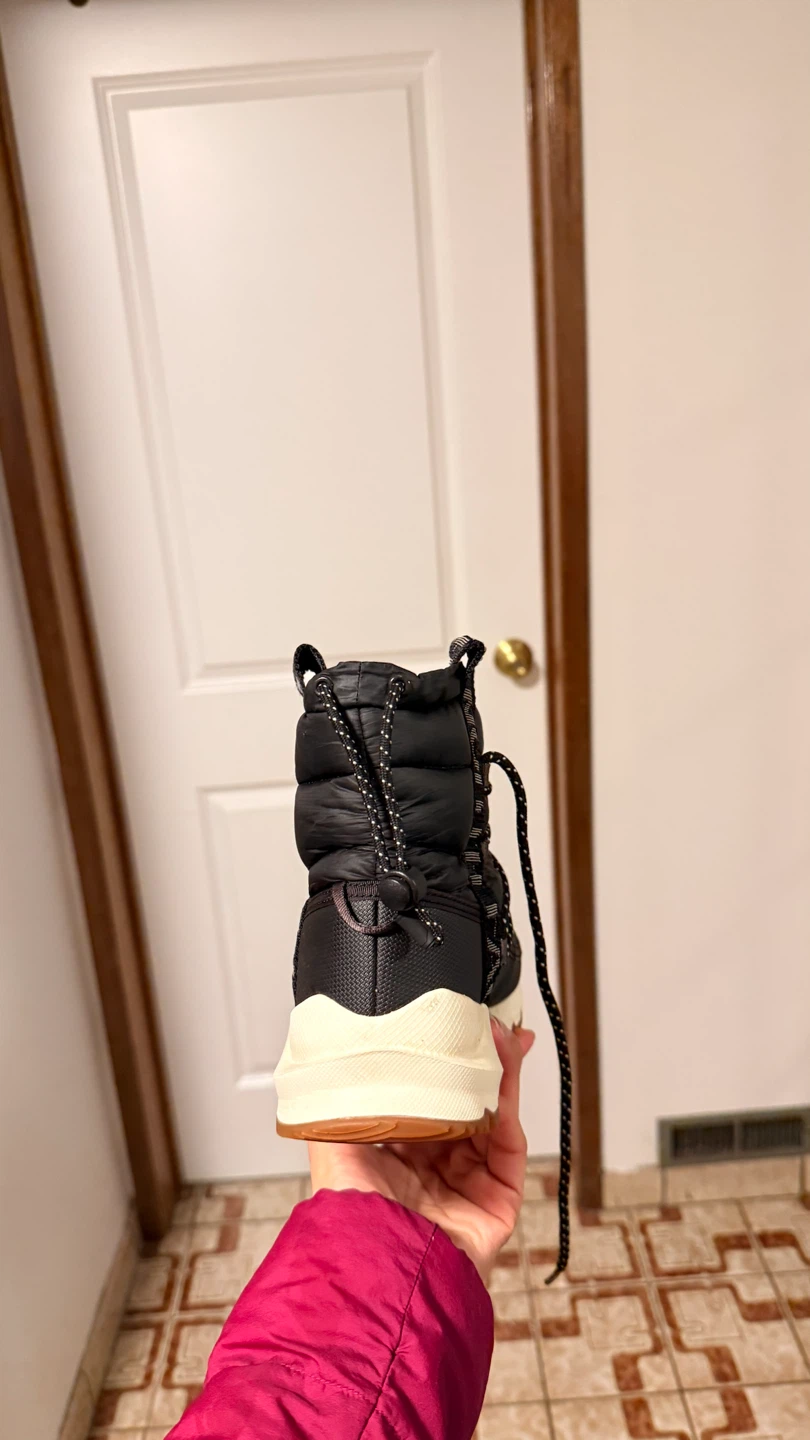 North Face Boots - photo 3