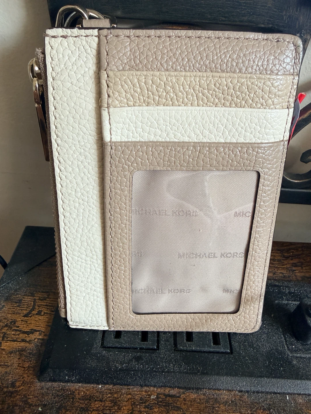 New Michael Kors Leather Wristlet Pouch - photo 2