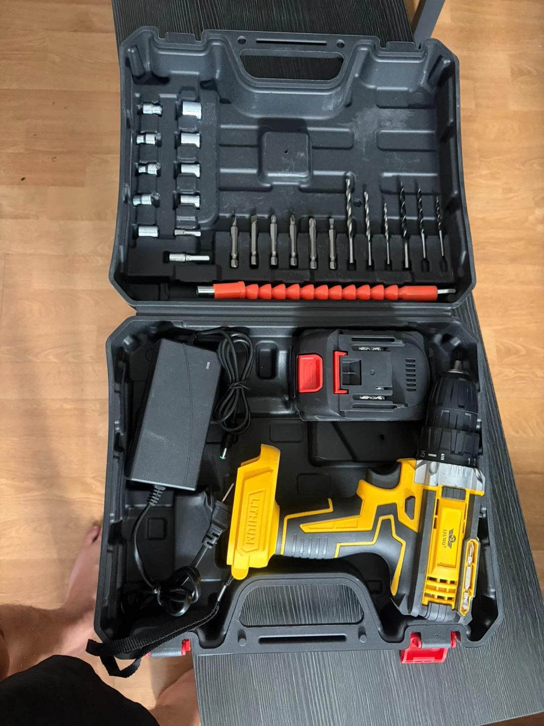 LYUWO Cordless Drill Set