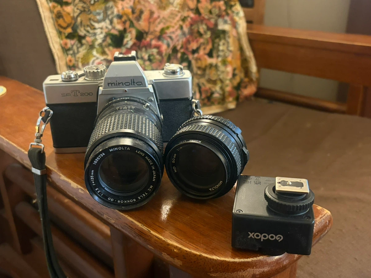 Minolta SRT-200 Vintage Functional Film Camera
