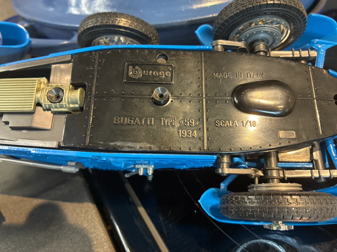 2 Bburago 1/18 scale die cast models - photo 4