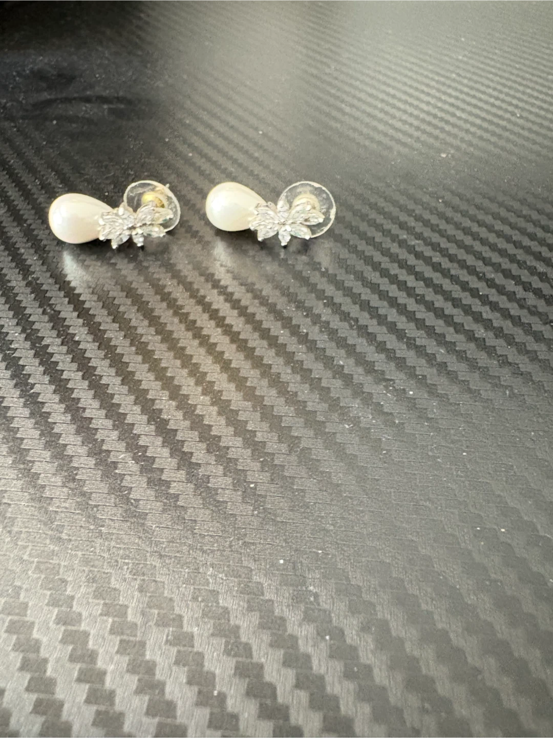 Elegant teardrop pearl and crystal earrings - photo 2