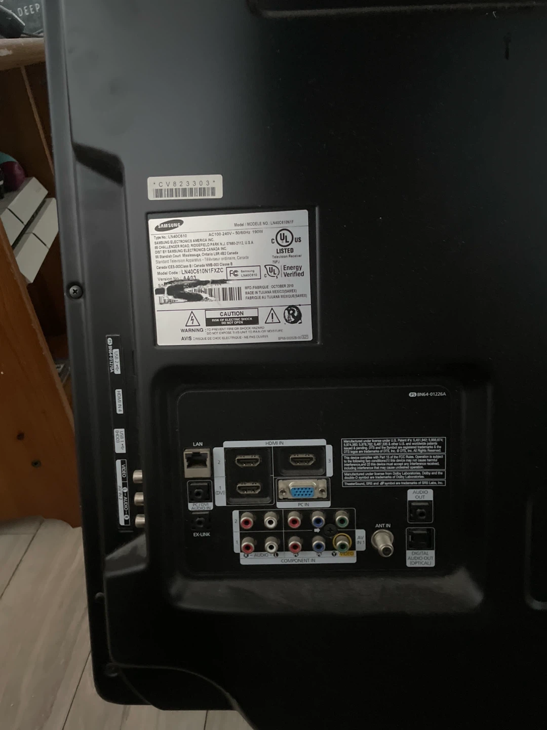 Samsung 40-inch LCD Television - photo 3