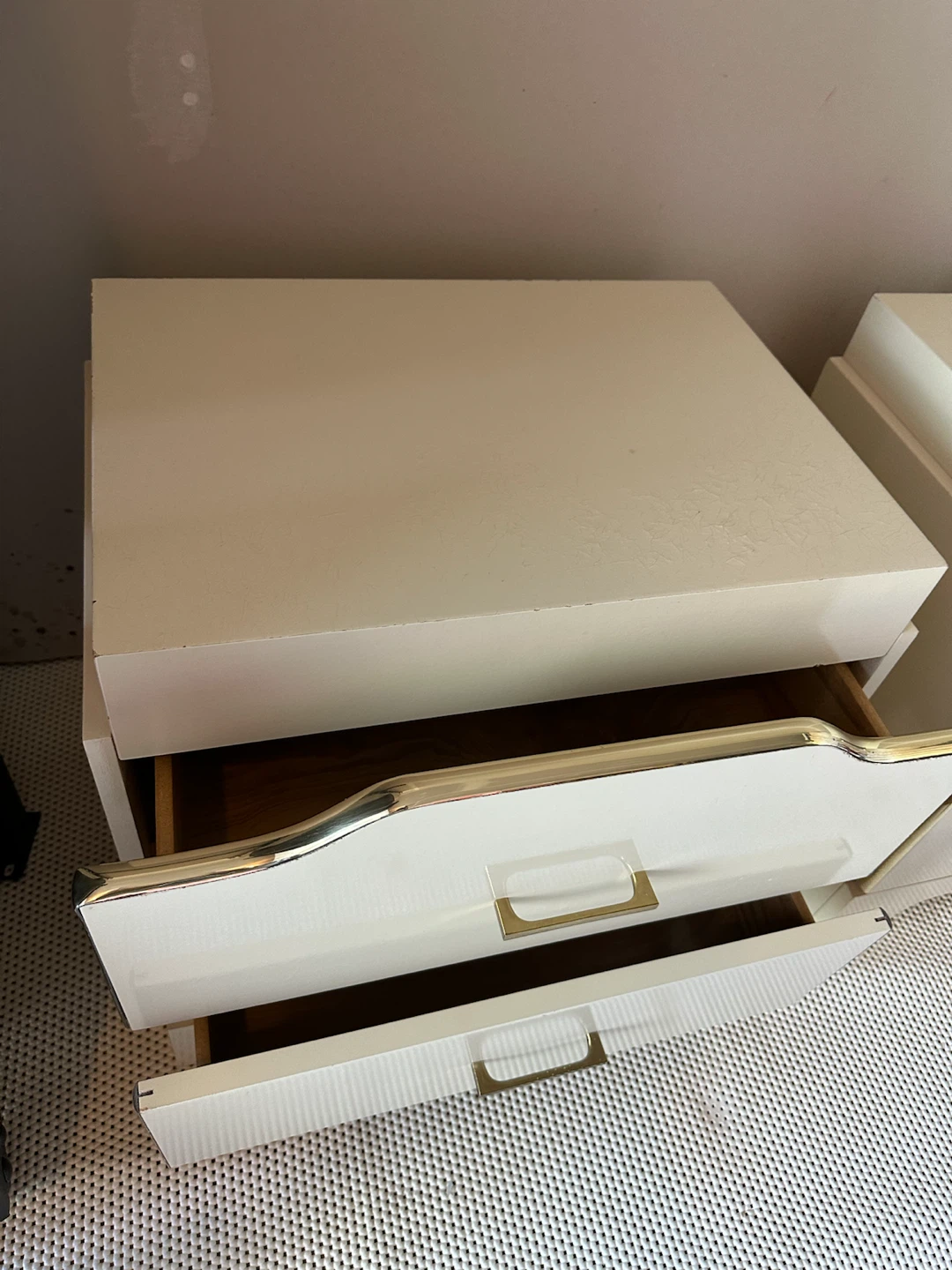 Vintage Hollywood Regency White and Gold Nightstand - photo 2