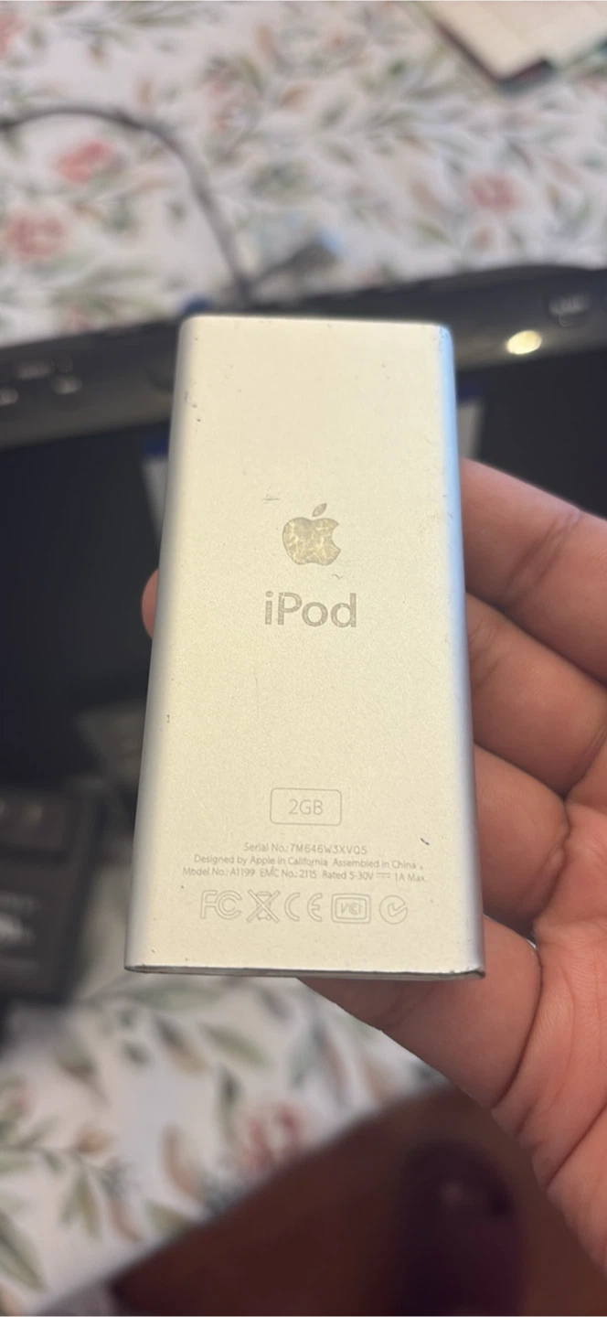 iPod and Sony speaker - photo 2