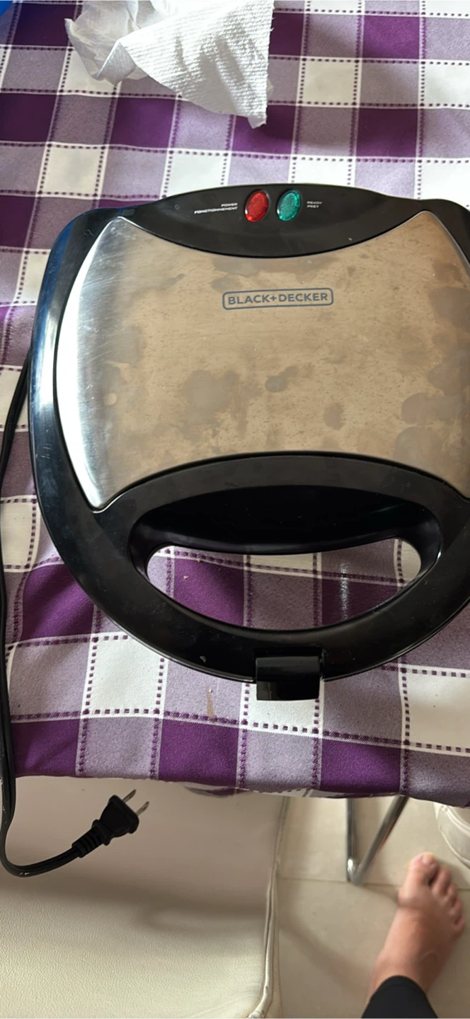 Black+Decker Waffle Maker - photo 4