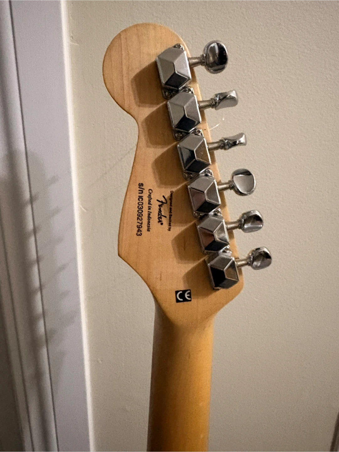 Squier Mini Electric Guitar and Fender Frontman 10G Amp - photo 5