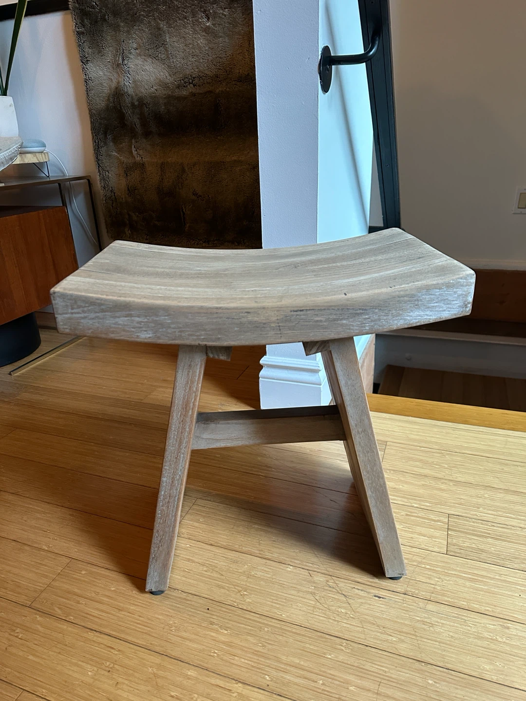 VINTAGE ASIAN TEAK WOOD BENCH SEAT STOOL / ACCENT CHAIR