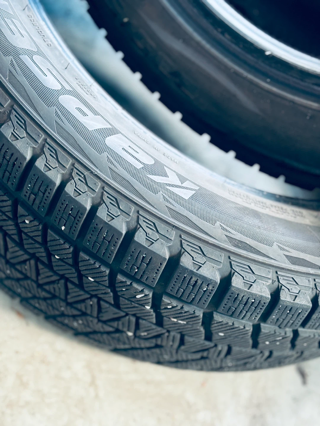 Kapsen IceMax RW501 235/55R18 Winter Tires - photo 4