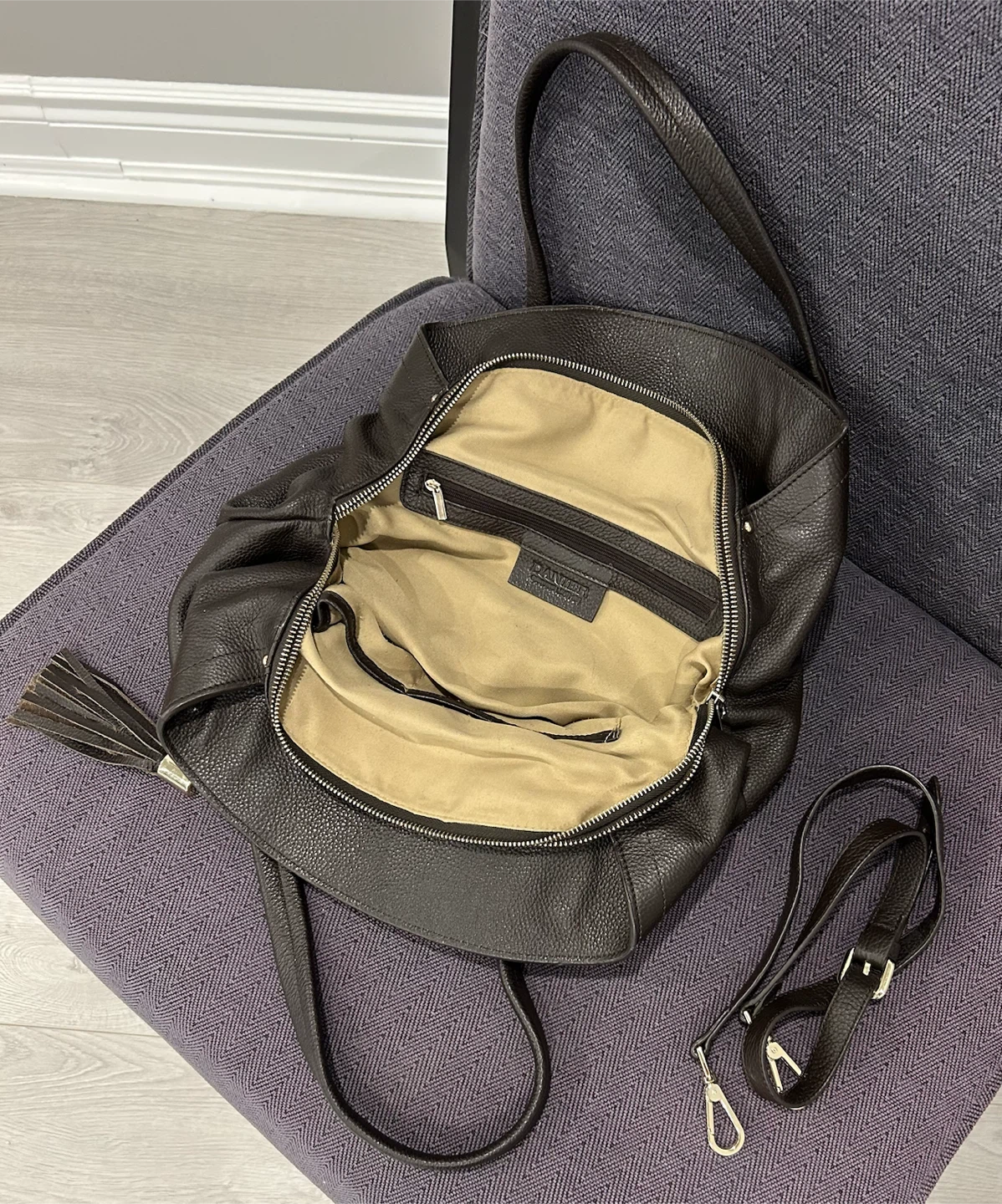 Danier purse - photo 3