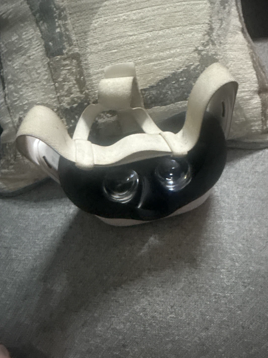 Meta Quest 2 VR Headset and Controllers - photo 2