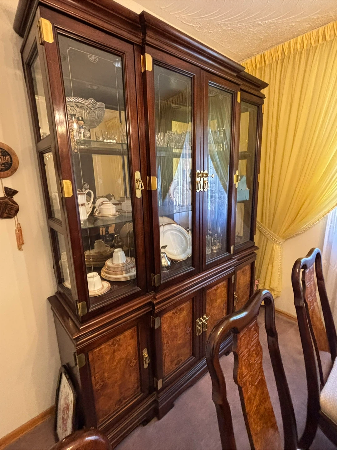 Dining Room Hutch and Chairs Set - photo 2